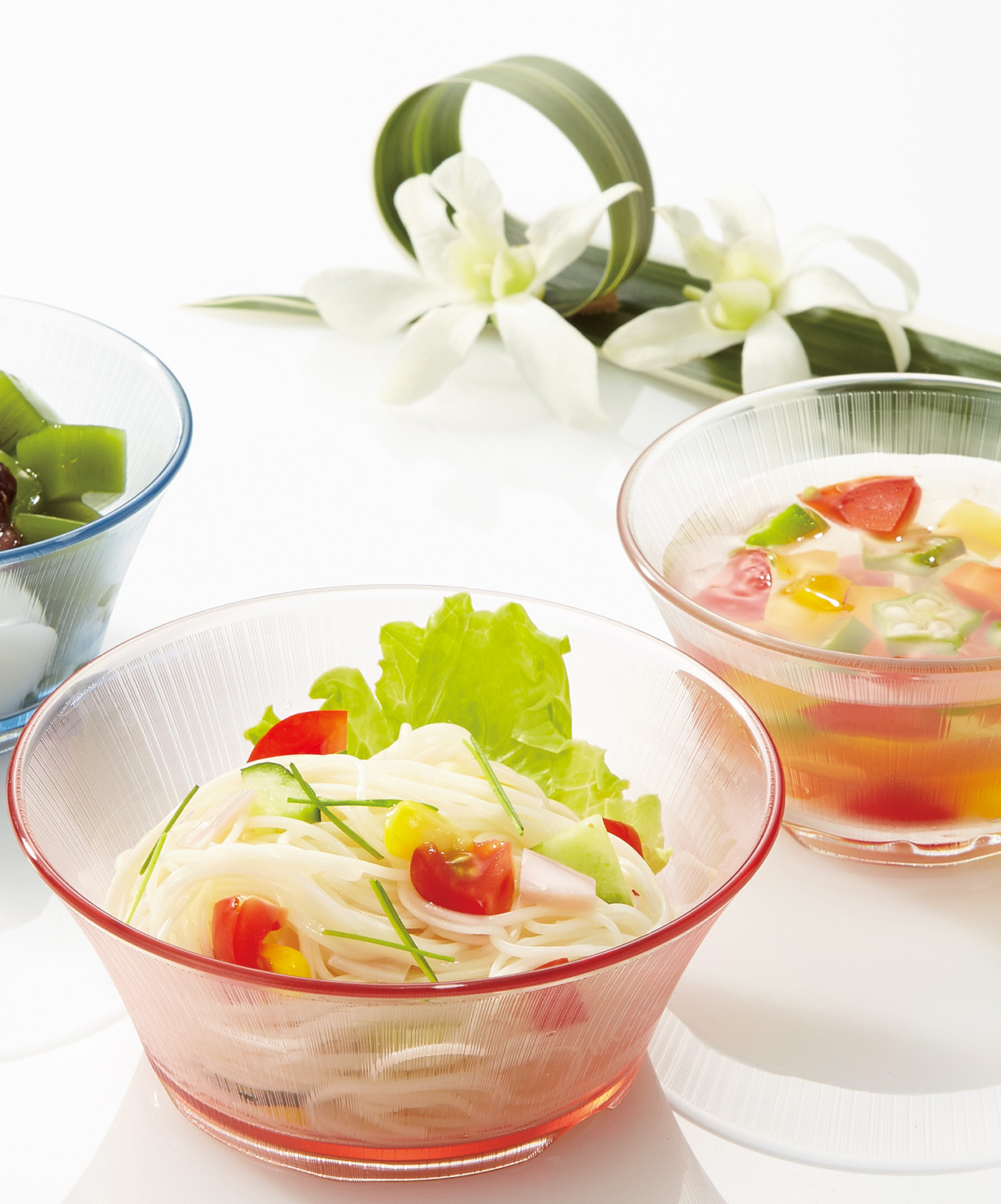 写真：ガラス調食器「スプラッシュ」
