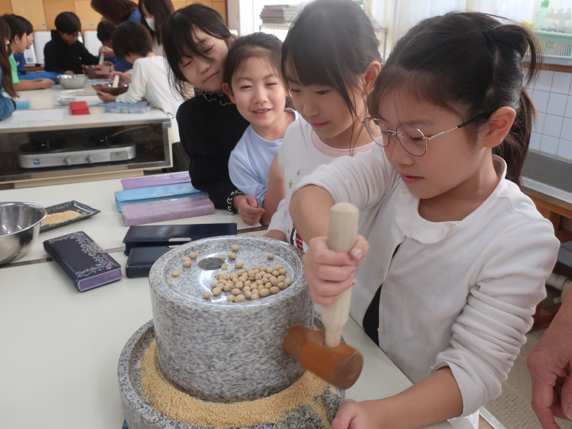 画像：和食会議・特別出前授業の様子